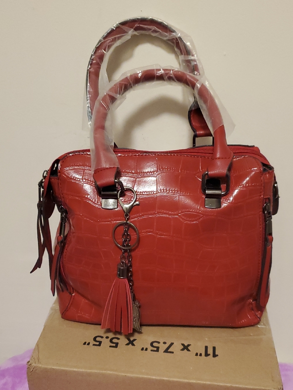 Red Croc-Embossed Satchel Handbag - Stylish Everyday Tote
